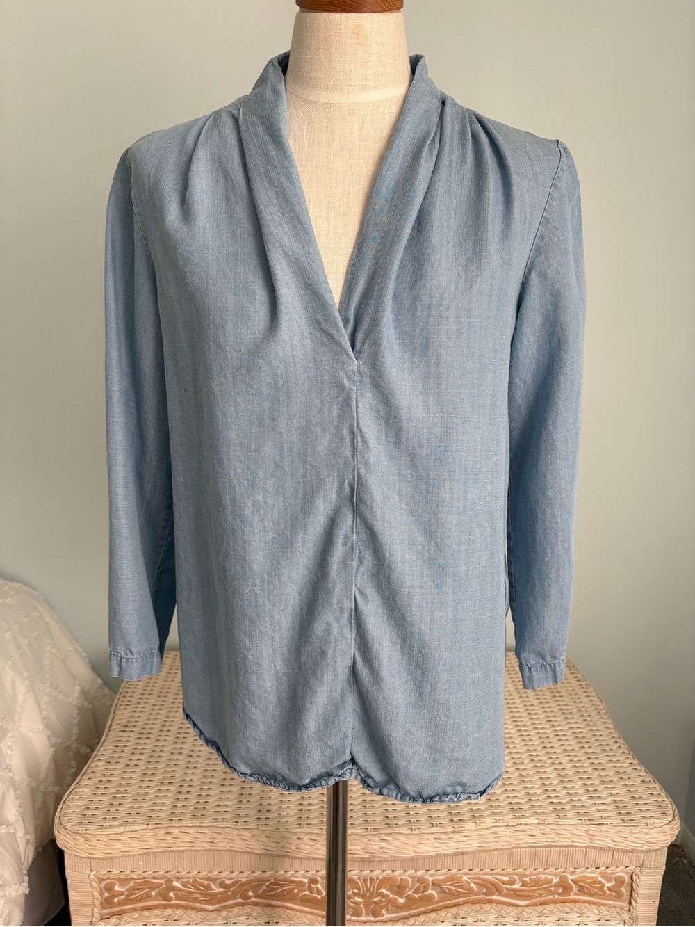 Mossimo Light Blue Denim (Lyocell) V-Neck 3/4 Sleeve Blouse